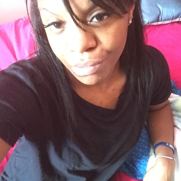 Meet your Posher, Tiara - Picture 1 of 1